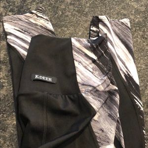 NWOT K-Deer leggings